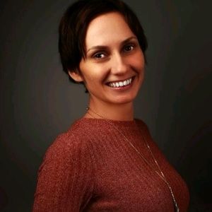 Meet your Posher, Elena